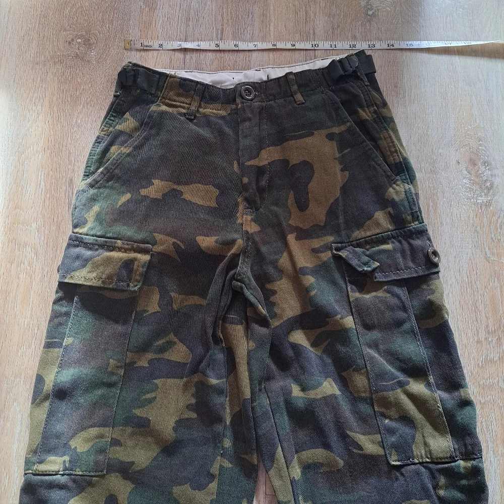 Forever 21 Camouflage Green Cargo Pants Elastic Hem Women's Size XS